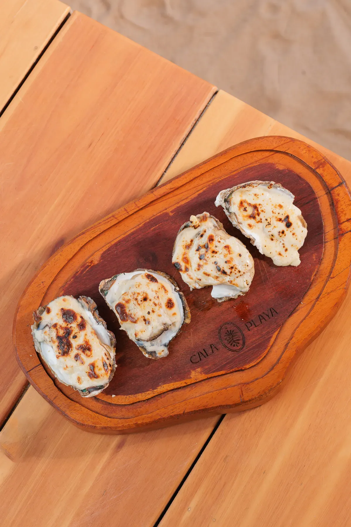 Gratinated Oysters | 3-Cheese Sauce
